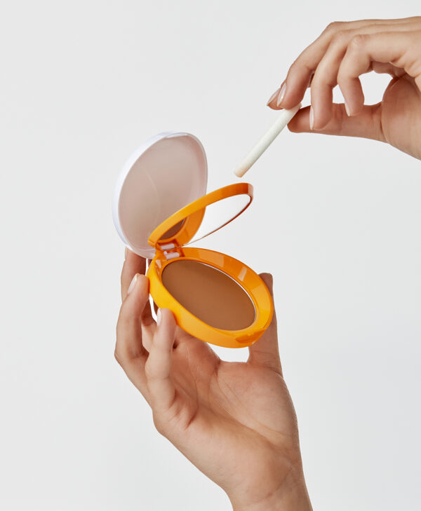 helio_hr_oil_free_compact_bronze_1_1.jpg helio_hr_oil_free_compact_bronze_1_1.jpg